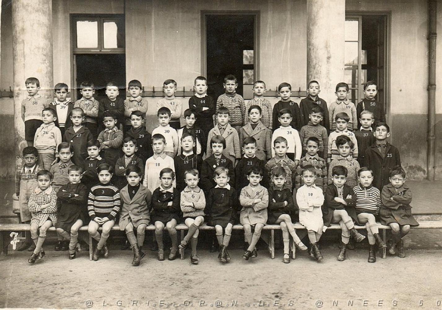 ECOLE LAMORICIERE GARCONS 1935 CP MME BUADES.jpg